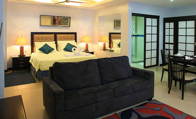 Lagoon Jacuzzi Room